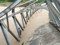 Akibat Hujan Deras, Jembatan Penghubung Alue Buloh dan Latong Ambruk 