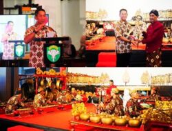 Pagelaran Wayang Kulit Lakon Bimo Krido Meriahkan HUT TNI Ke-78 di Kodam IM