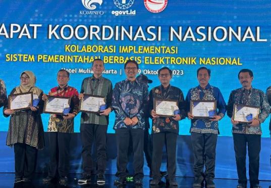Pemerintah Aceh Raih Dua Penghargaan Terbaik I Implementasi SPBE