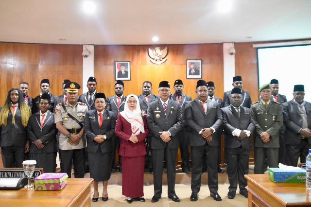 Sahkan Raperda Apbd Perubahan Ta 2023 Kabupaten Puncak Jaya, Ini Pesan Pj Bupati Tumiran