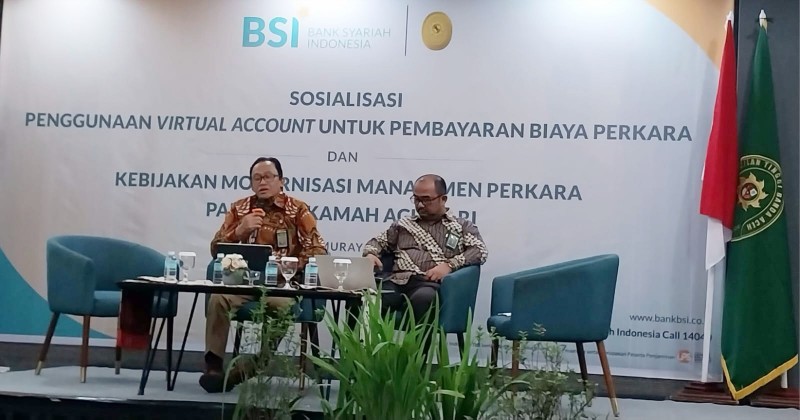 Panitera Mahkamah Agung RI, Dr H Ridwan Mansyur, SH MH, didampingi Sekretaris Kepaniteraan MA RI, Dr Iyus Suryana, SH, MH melakukan sosialisasi penggunaan virtual account untuk pembayaran biaya perkara dan kebijakan modernisasi manajemen perkara pada Mahkamah Agung RI.