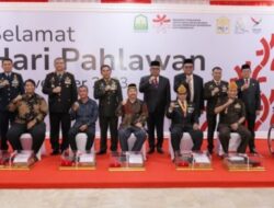 Peringati Hari Pahlawan, Pemerintah Aceh Beri Bingkisan Untuk Keluarga Pejuang Kemerdekaan