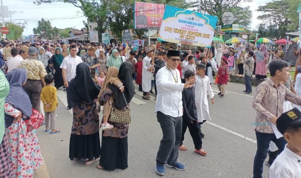 Jelang Pembukaan MTQ XXXVI, Ribuan Warga Ikuti Pawai Ta'aruf 1 MTQ