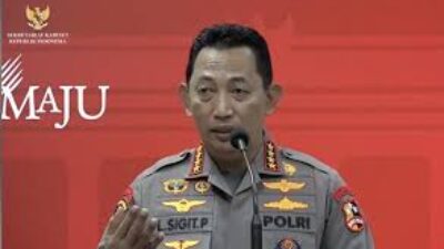 Pemerintah Siapkan Langkah Antisipati Pengamanan Jelang Natal dan Tahun Baru 4 Kapolri
