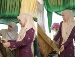 Tutup Pelatihan Tenun Songket, Ini Pesan Pj Ketua Dekranasda Aceh
