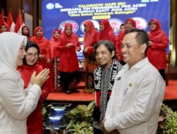 Peringatan Hari Ibu, Haru Biru di Anjong Mon Mata