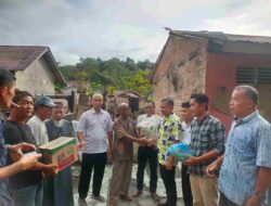 H. Ahmad Danion Berikan Bantuan Sembako Kepada Warga Terdampak Kebakaran di Desa Suka Jaya