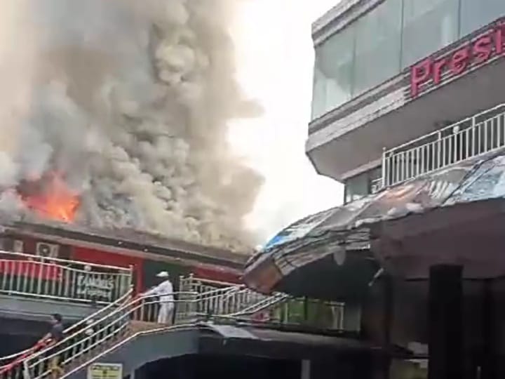 hiburan malam terbakar