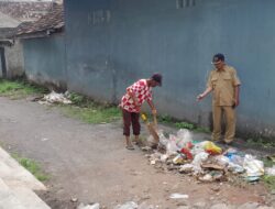 Pasca Viral, DLH Pringsewu Gerak Cepat Bersihkan Tumpukan Sampah di Pasar Pagelaran
