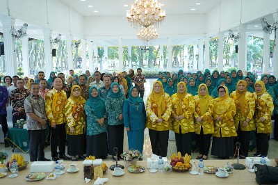 Tim Supervisi TP-PKK Provinsi Sumatera Utara Kunjungi Kabupaten Asahan 1 Tim Supervisi TP-PKK Provinsi Sumut dengan Tim PKK Kabupaten Asahan Foto Bersama saat berkunjung ke Kabupaten Asahan, Kamis (22/2/2024). (Foto: Harian Daerah/Ibrahim)