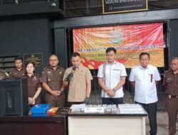 Mantap, Kejari Jakarta Pusat Hancurkan Barang Bukti Dolar dan Emas Palsu