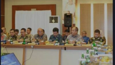 Wakil Bupati Asahan Taufik Zainal Abidin S.Sos, M.si mengikuti Rapat Umum Pemegang Saham (RUPS) Tahun Buku 2023 dan Rapat Umum Pemegang Saham Luar Biasa (RUPS-LB) PT Bank Sumut bertempat di Gedung Kantor Pusat PT Bank Sumut, Medan, Senin (26/02/2024). (Foto: Harian Daerah/Ibrahim)