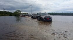 Rombongan Pj Gubernur Aceh Terobos Jalan Kuala Baru Yang Tergenang Banjir Rob 7 pj-gubernur-aceh