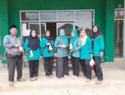 Pekon Waya Krui Bagikan 300 Paket Takjil Ramadhan