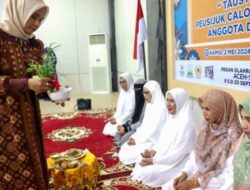 Mellani Subarni Titip Doa untuk Kemajuan Aceh pada Calon Jamaah Haji dari DWP Aceh