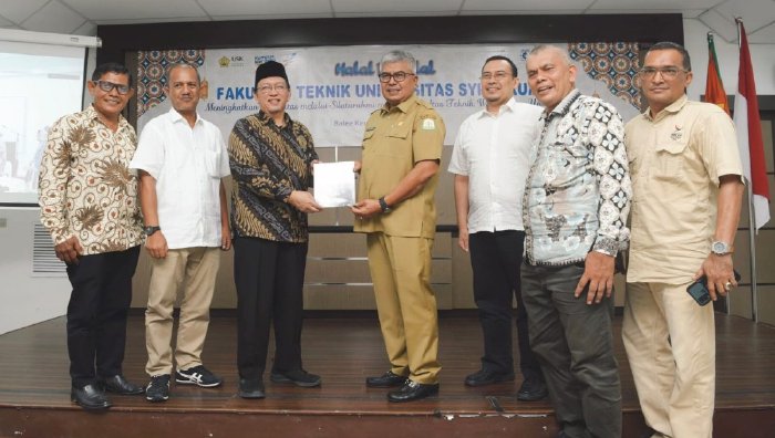Pj Gubernur Bustami Ajak USK Berkontribusi Bangun Aceh 1 whatsapp image 2024 04 24 at 18 21 151