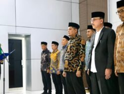 Pj Gubernur Kukuhkan Tim Pengawas Sistem Jaminan Produk Halal MPU