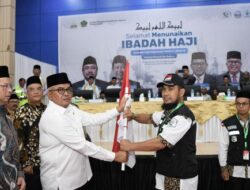 Pj Gubernur Pimpin Penglepasan Jamaah Calon Haji Kloter Pertama Embarkasi Aceh