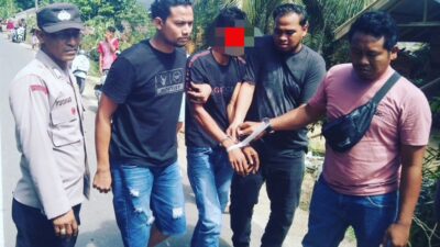 Tersangka pelaku pembunuhan Nek Ramlah, AR (25) yang berhasil diamankan oleh Tim gabungan Opsnal Satreksrim bersama anggota Polsek Idi Tunong. (Foto:hariandaerah.com/Humaspolres)