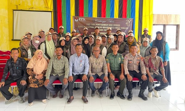 PPK Muara Dua Gelar Bimtek Pemutakhiran Data Pemilih, Penggunaan Aplikasi Sidalih dan E-coklit Pilkada 2024 1 ppk