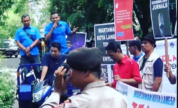 Aksi damai