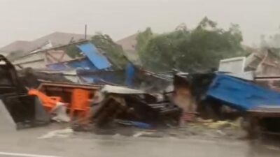 Angin Kencang dan Hujan Lebat Rusak Lapak Jualan Warga di Aceh Utara 4 IMG 20240718 WA0022