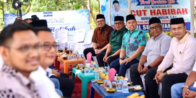 Pj Gubernur Aceh Takziah ke Rumah Almarhumah Ibu Anggota DPR RI Muslim 1 aceh
