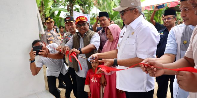 Pj Gubernur Bustami Serahkan Rumah Bantuan Islamic Relief untuk Janda Anak Dua di Aceh Utara 1 pj