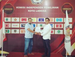 Rahmadhani Terima SK PAW Sebagai Anggota KIP Kota Langsa
