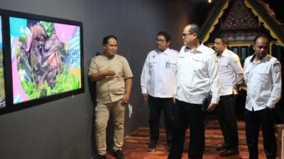 Kepala Kantor DPD RI Provinsi Aceh, Wahyu Taufik Sukmawijaya, SH, M.Si., melakukan kunjungan ke Museum Tsunami Aceh pada Senin (8/7/2024)