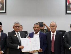 Pj Gubernur Serahkan Rancangan KUA PPAS 2025 Kepada DPRA