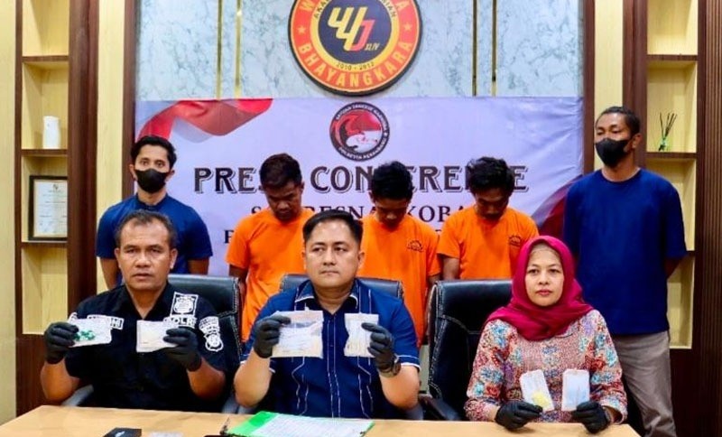 Satresnarkoba Polresta Pekanbaru Ungkap Kasus Narkotika, Tiga Pelaku Ditangkap 1 pekanbaru