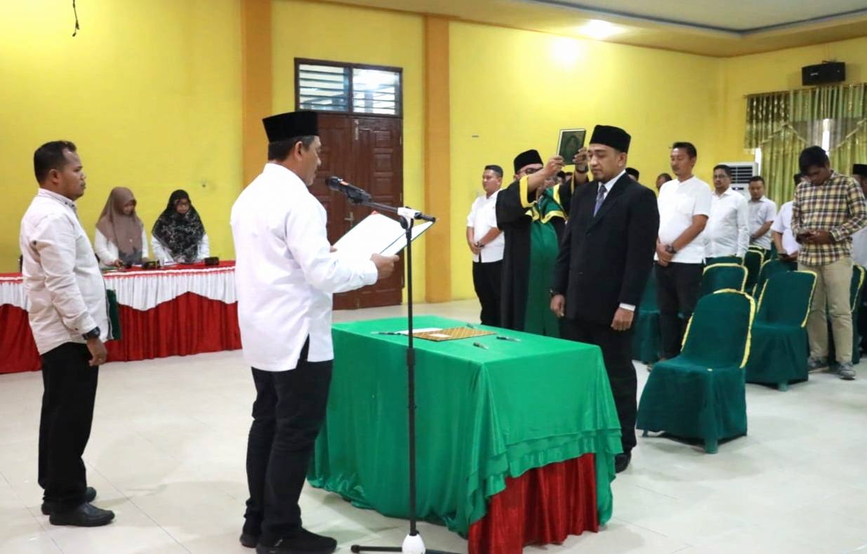 Rektor IAIN Langsa Lantik Dr Teuku Wildan Sebagai Dekan FUAD Baru 1 IMG 20241015 205747