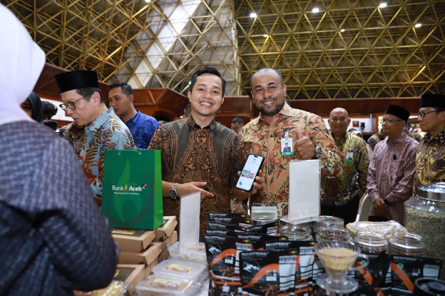 Plt Direktur Utama Bank Aceh Syariah Fadhil Ilyas