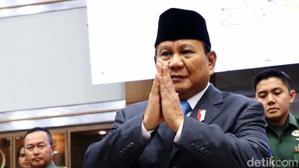 jelang akhir jabatan menhan prabowo pamit ke komisi i dpr