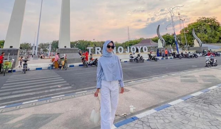 Cerita Warga Sampang Dongkrak Ekonomi Lewat Alun-alun Trunojoyo yang Direnovasi Abah Idi 1 IMG 20241109 160700