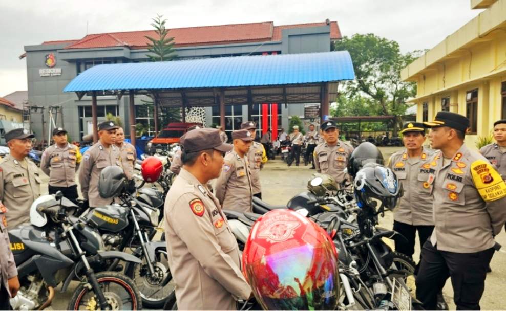Maksimalkan Pelayanan, Kapolres Langsa Cek Kendaraan Dinas dan Senpi 1 IMG 20250120 111444