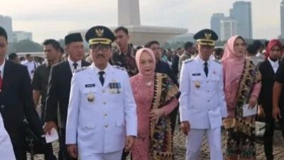 Dr. Ir. H. Hamartoni Ahadis, M.Si., dan Romli, S.Kom., M.M. dilantik Presiden RI Prabowo sebagai Bupati dan Wakil Bupati Lampung Utara terpilih periode 2025-2030. Bertempat di Kompleks Istana Kepresidenan, Jakarta Pusat. (Foto: Harian Daerah/Hendri/Humas Lampura)