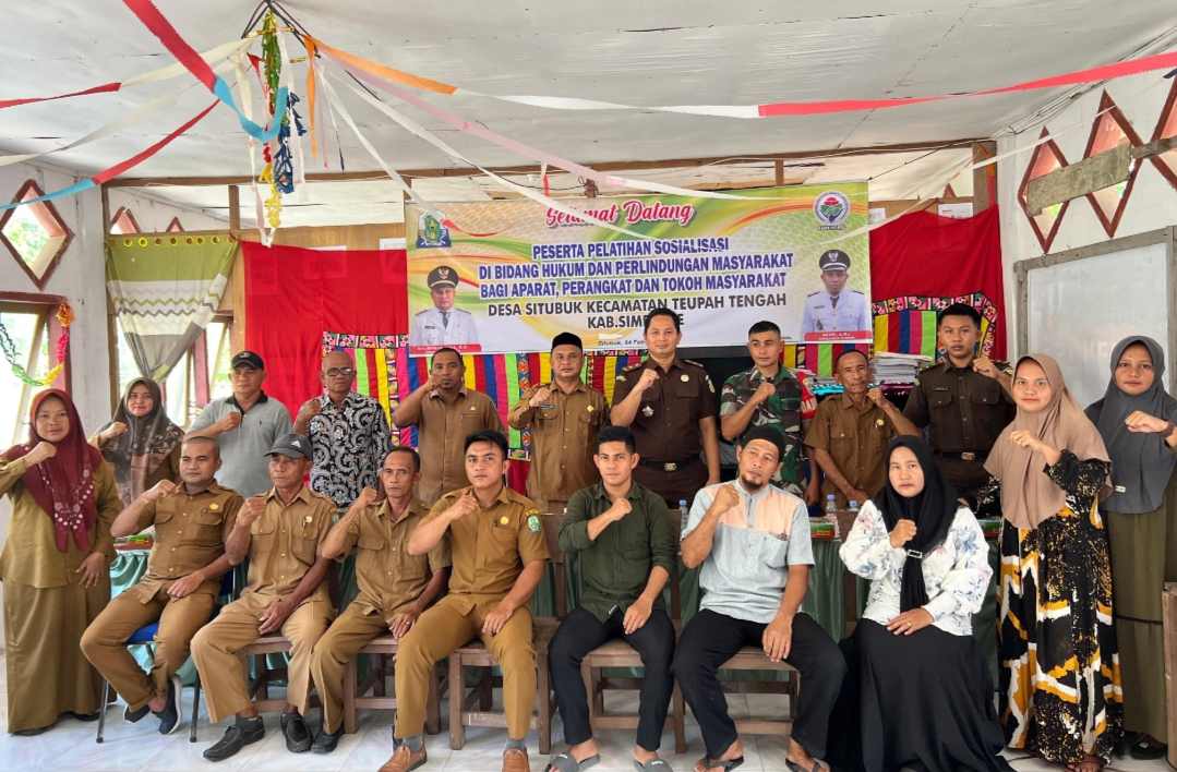 Kejari Simeulue gelar program Jaga Desa perdana tahun 2025, di Aula Desa Situbuk, Kecamatan Teupah Tengah, Kabupaten Simeulue, Selasa (04/2/2025). Foto: Ist