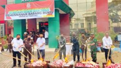 1 Juta Rokok Ilegal Dimusnahkan Bea Cukai dan Kejaksaan Aceh Timur 8 IMG 20250227 175648
