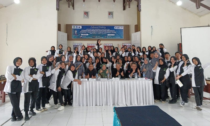 SMKN 1 Ampek Angkek Gelar Food Competition, Ajang Asah Kreativitas Siswa di Dunia Kuliner 1 WhatsApp Image 2025 02 11 at 21.37.34