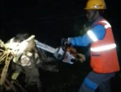 Pasca Cuaca Ekstrem di Simeulue, PLN Sinabang Gercep Lakukan Perbaikan Jaringan Listrik