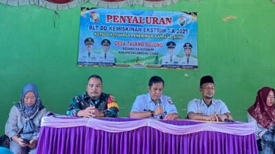 Desa Talang Bojong Lampung Utara Salurkan BLT DD ke 10 KPM 4 Pemerintah Talang Bojong Menyalurkan BLT DD ke KPM di kantor Desa Talang Bojong.Rabu,19 Maret 2025,. (Foto: Harian Daerah/Hendri)