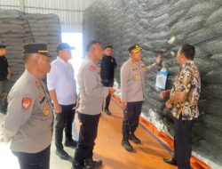 Pastikan Stok Beras Aman Jelang Idul Fitri 1446 H, Kapolres Cek Gudang Bulog