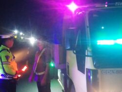 Satlantas Polres Abdya Himbau Sopir Truk untuk Berkendara dengan Aman