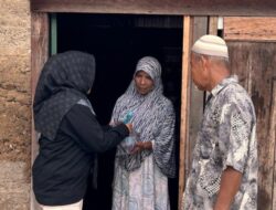Keuchik dan Aparatur Gampong Lam Kuta Salurkan Paket Daging Gratis untuk Fakir Miskin dan Anak Yatim Jelang Lebaran