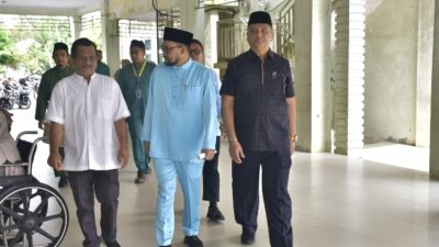 Bupati Aceh Tamiang, Armia bersama Wabup Ismail yang meninjau lokasi rencana pembangunan CT-Scan di RSUD Muda Sedia, Jumat (21/3/25).