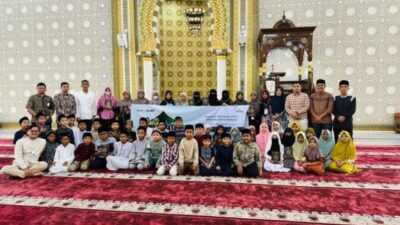 • Bank Aceh mendistribusikan puluhan mushaf Al-Qur'an ke berbagai masjid, pesantren, dan lembaga pendidikan Islam di seluruh Aceh. dalam program Melalui Program Cahaya Ramadan Bersama Bank Aceh Tahun 2025