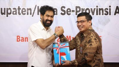 Gubernur Aceh Muzakir Manaf, memberi sambutan sekaligus melakukan Penyerahan Laporan Keuangan Pemerintah Daerah (LKPD) Tahun 2024 Unauditef Pemerintah Aceh, kepada Kepala BPK RI Perwakilan Aceh, Andri Yogama, S.E., M.M., Ak., CSFA, di Kantor BPK RI Perwakilan Aceh, Kamis (27/3/2025). (Foto: Harian Daerah/HO/Humpro Setdaprov Aceh)