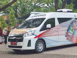 Warga Lhokseumawe Antusias Menukar Uang Baru Jelang Lebaran di Mobil Kas Keliling BI